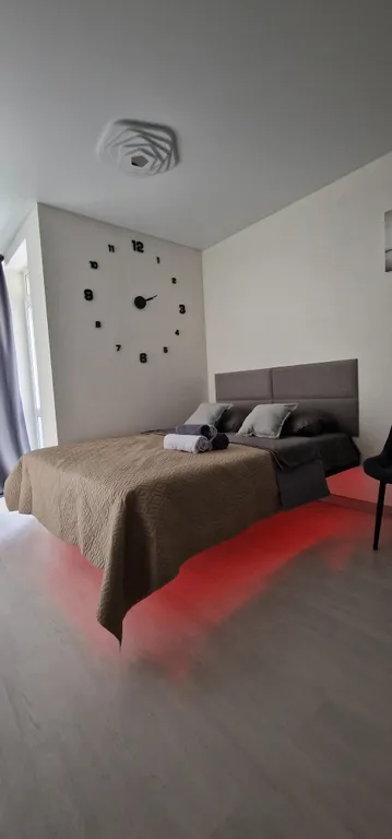 Светлая студия с видом на горы