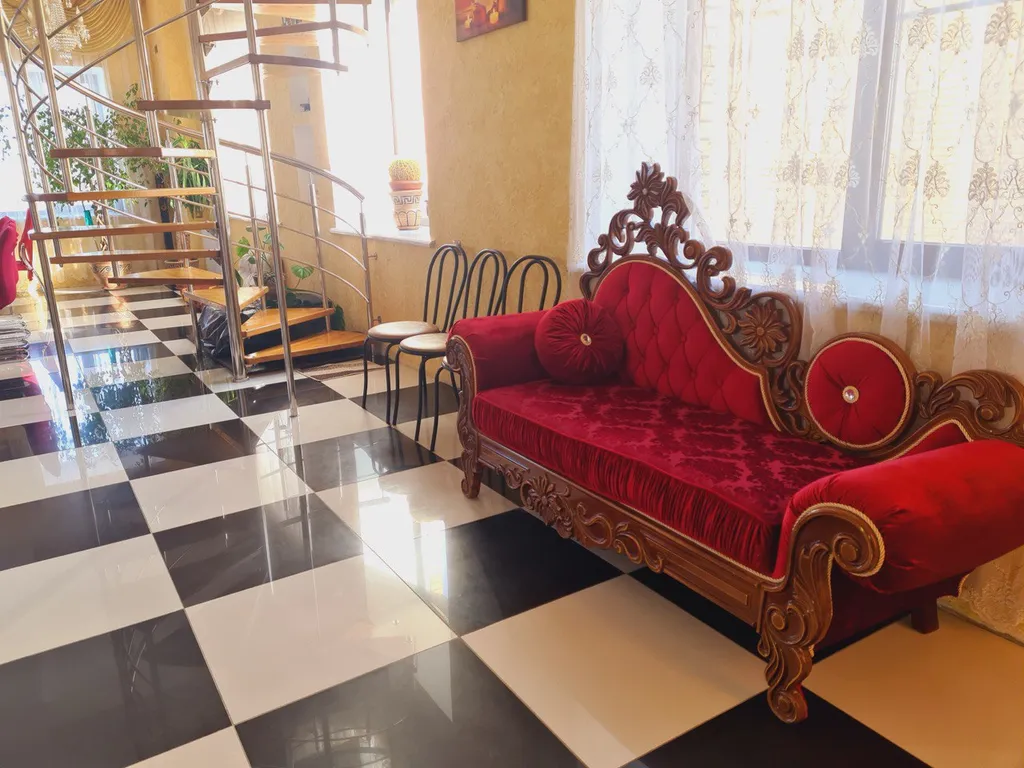 Замок для гостей