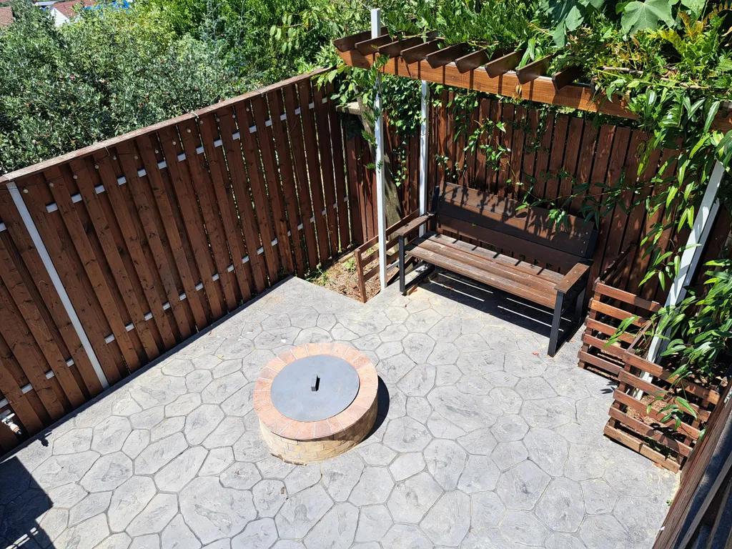 Дом с террасой и мангальной зоной