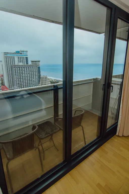 Студия с видом на море