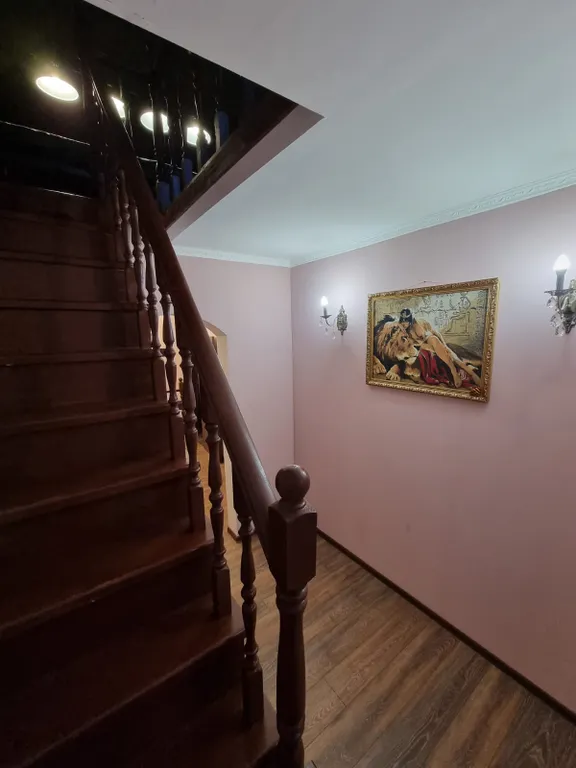 Дом у пруда