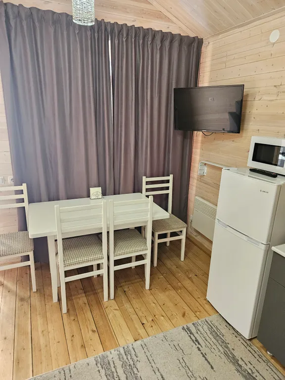 Уютный двухкомнатный дом с раздельными кроватями в спальни