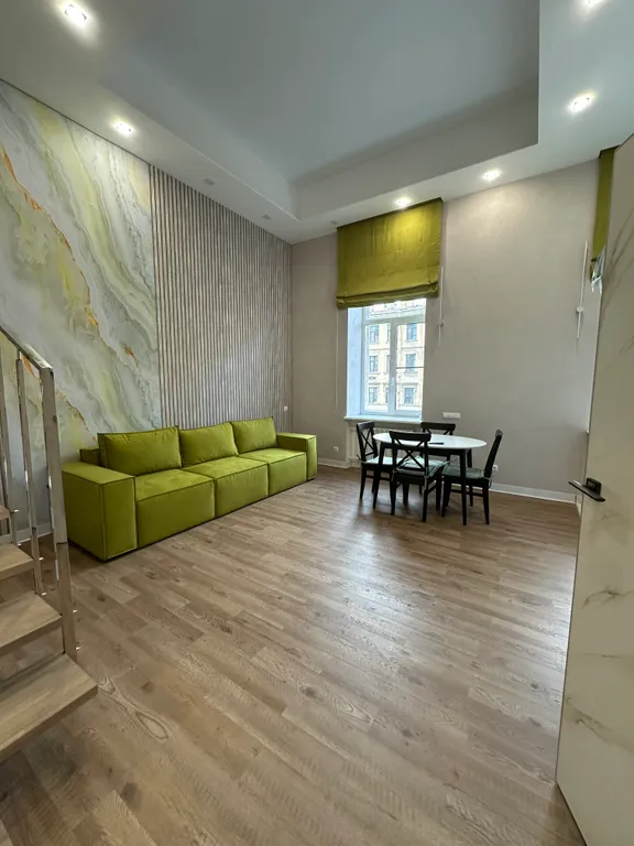 2-этажная квартира в центре Санкт-Петербурга