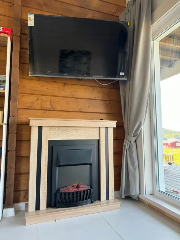 Большой дом с видом на озеро, 3 спальнями, сауной и настольным футболом