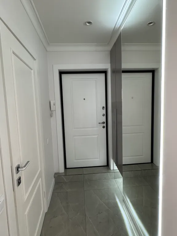 Евро 2ка в золотом квадрате Левого берега. В безопасном районе города