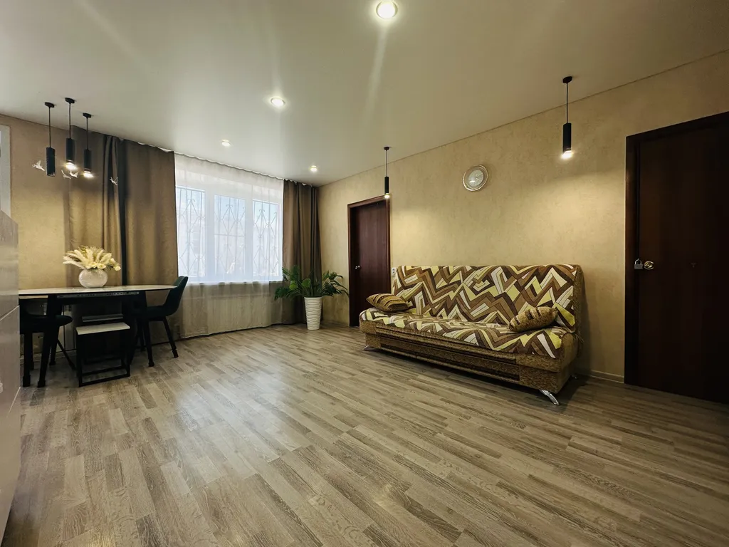 2 комнатная Горького 32