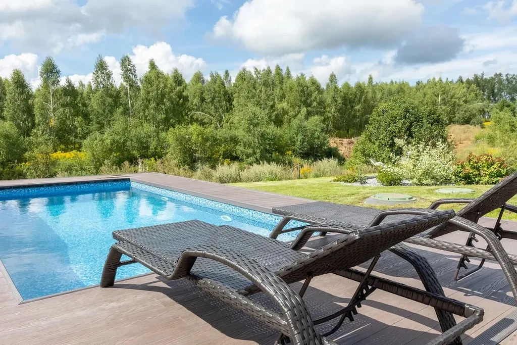 Коттедж с бассейном, баней и чаном