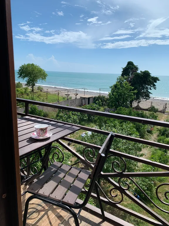 Апартаменты с видом и выходом на море