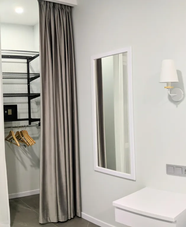 Современный семейный номер с видом на море