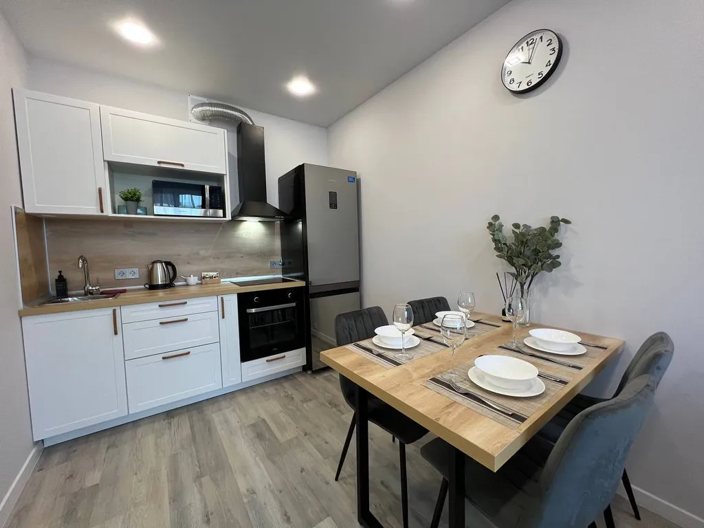 Красивая дизайнерская квартира в новом жк с видом на море