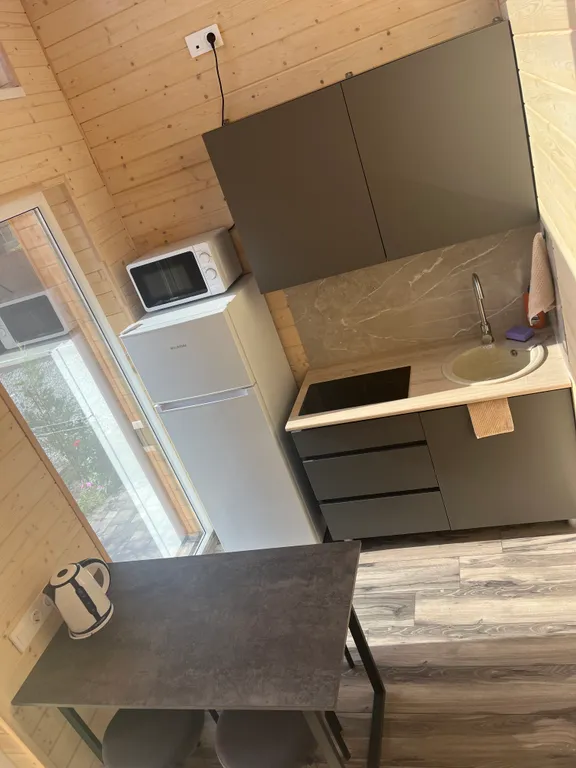 Уютный домик с бассейном для летнего отдыха