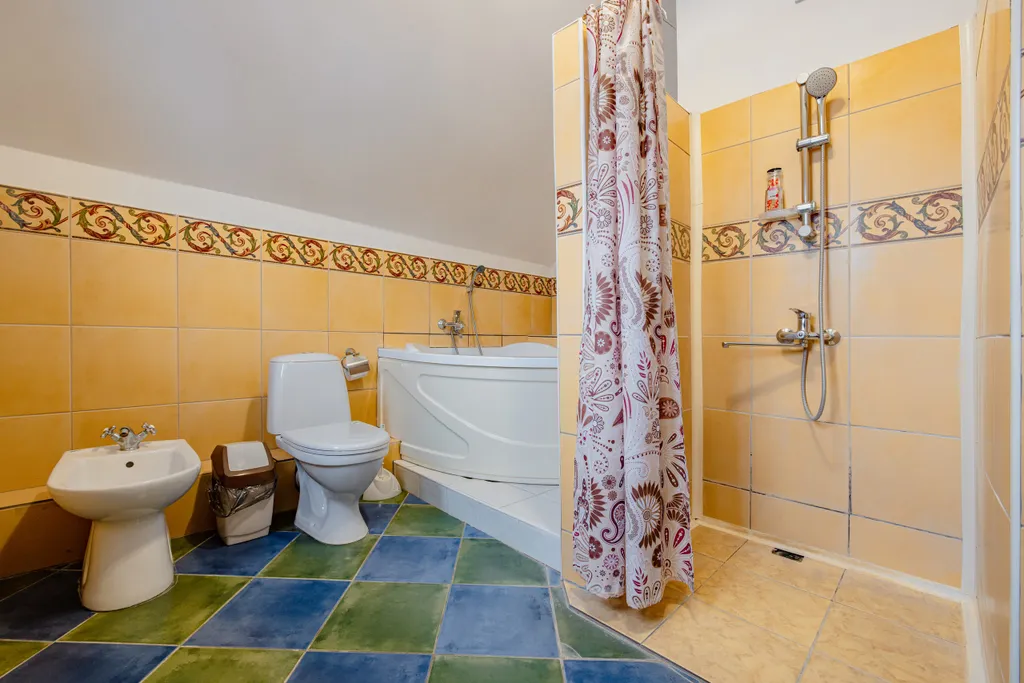 6-комнатный Дом