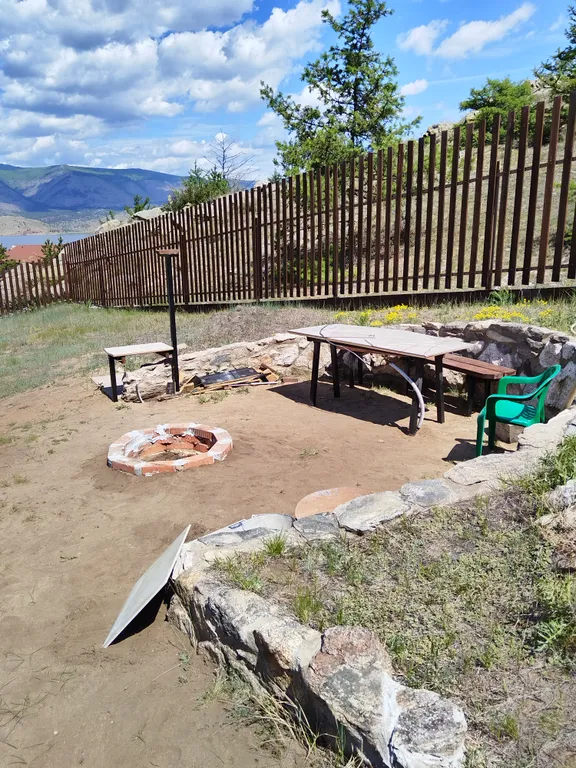 Уютный дом в тёплой бухте Байкала