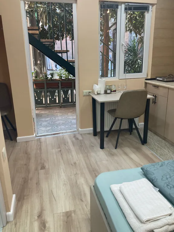 Уютная студия квартира в Тбилисском дворике в центре города