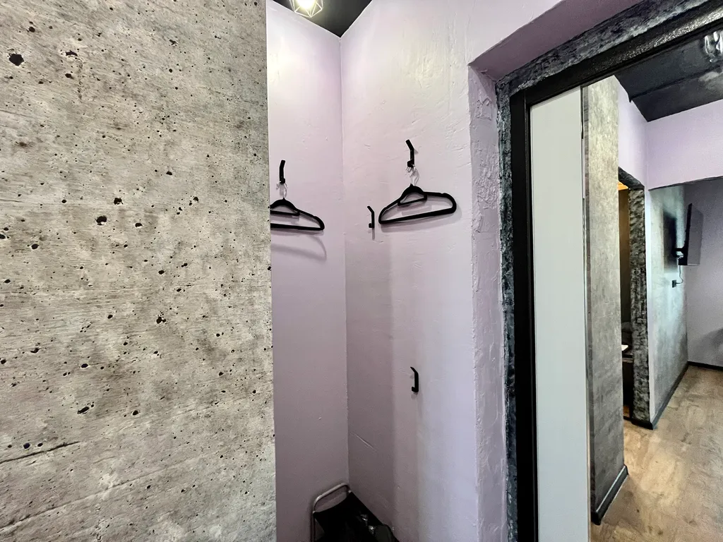 Стильная квартира с пилоном