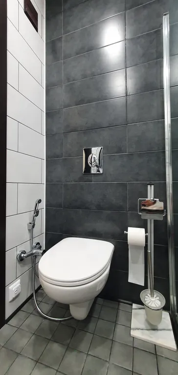 Уютная студия в центре города с видом на озеро