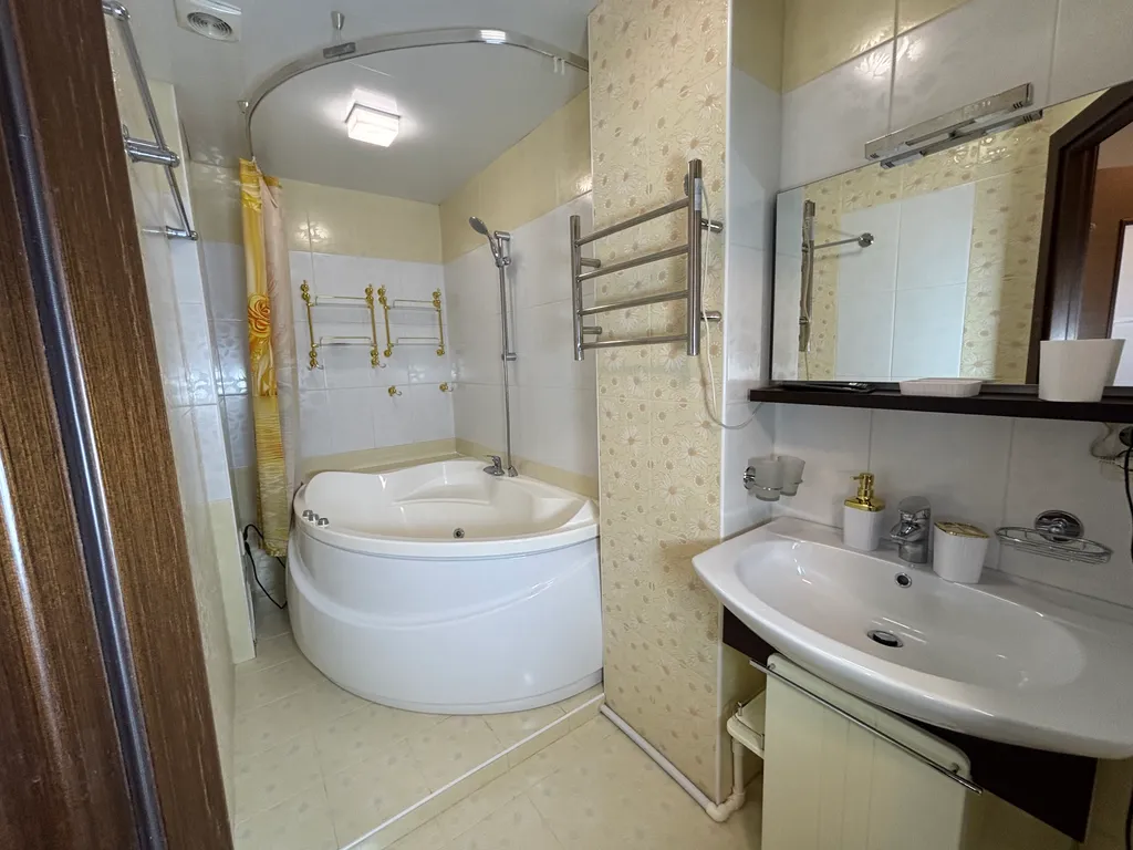 2-квартира на Уральских Пельменях с джакузи