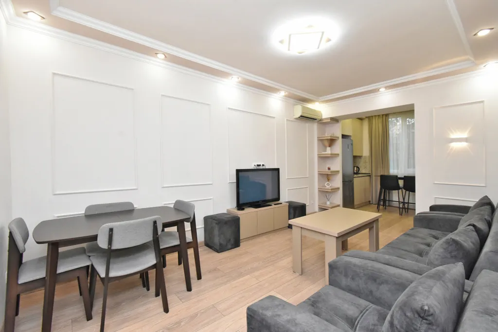 Четырёхкомнатная новая большая квартира