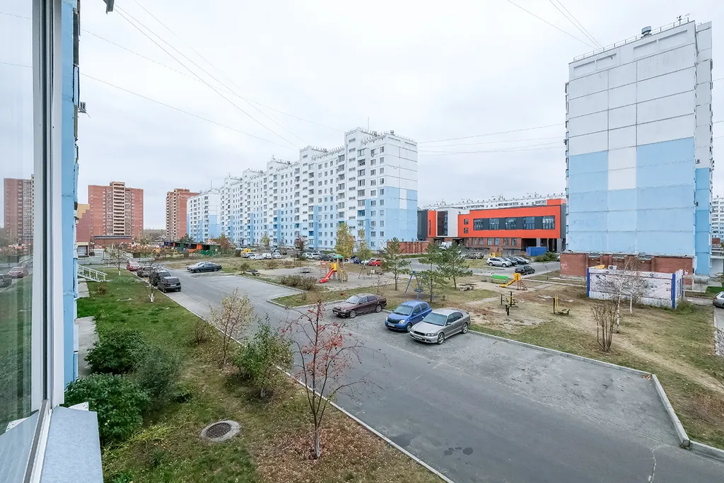 Квартира Уютная квартира для большой семьи рядом с СК Заря и МНТК им. Федорова — Новосибирск