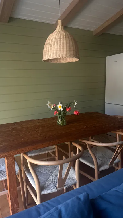 Домик в горах на берегу горной речки