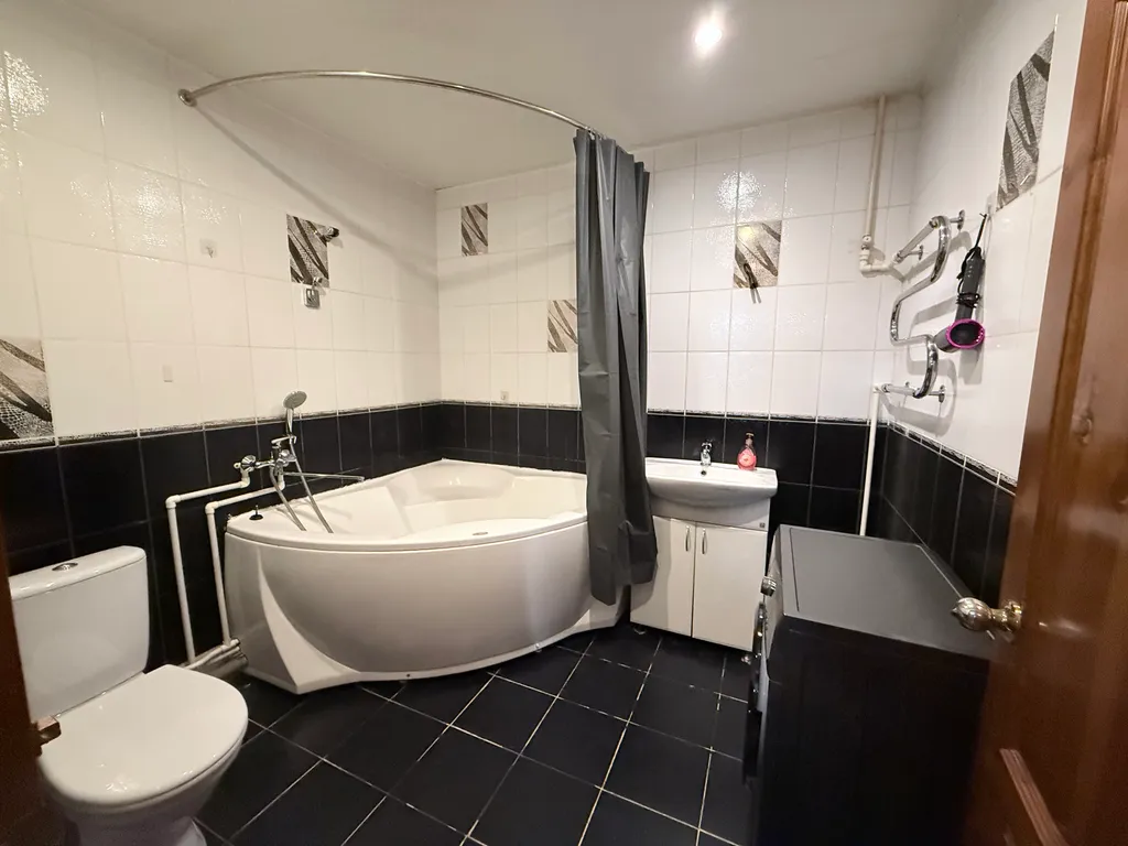 Двухкомнатная квартира рядом с набережной Волги