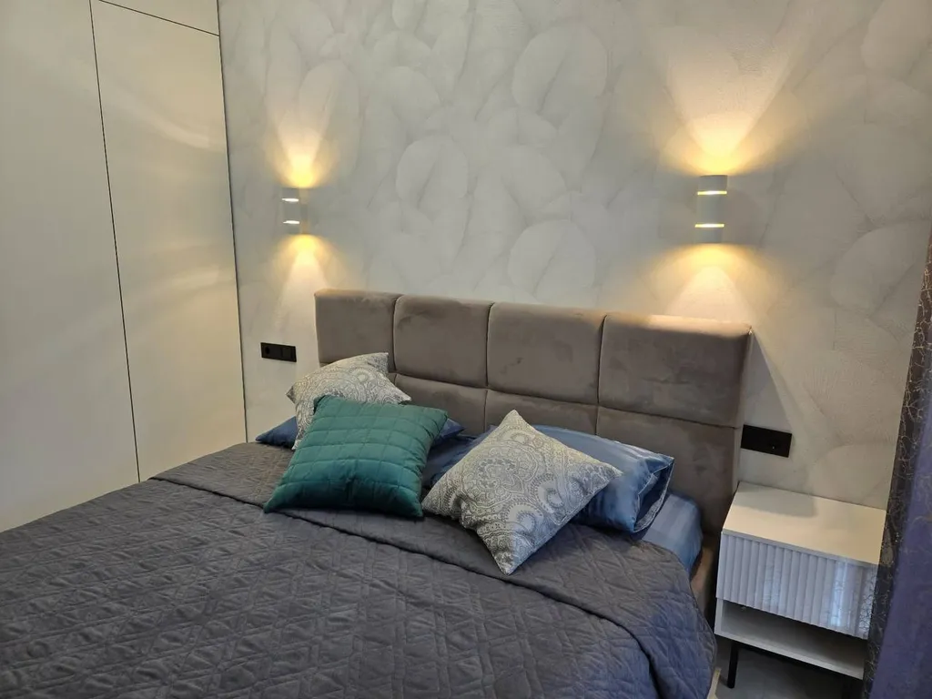 Уютная двухуровневая квартира на Берегу моря