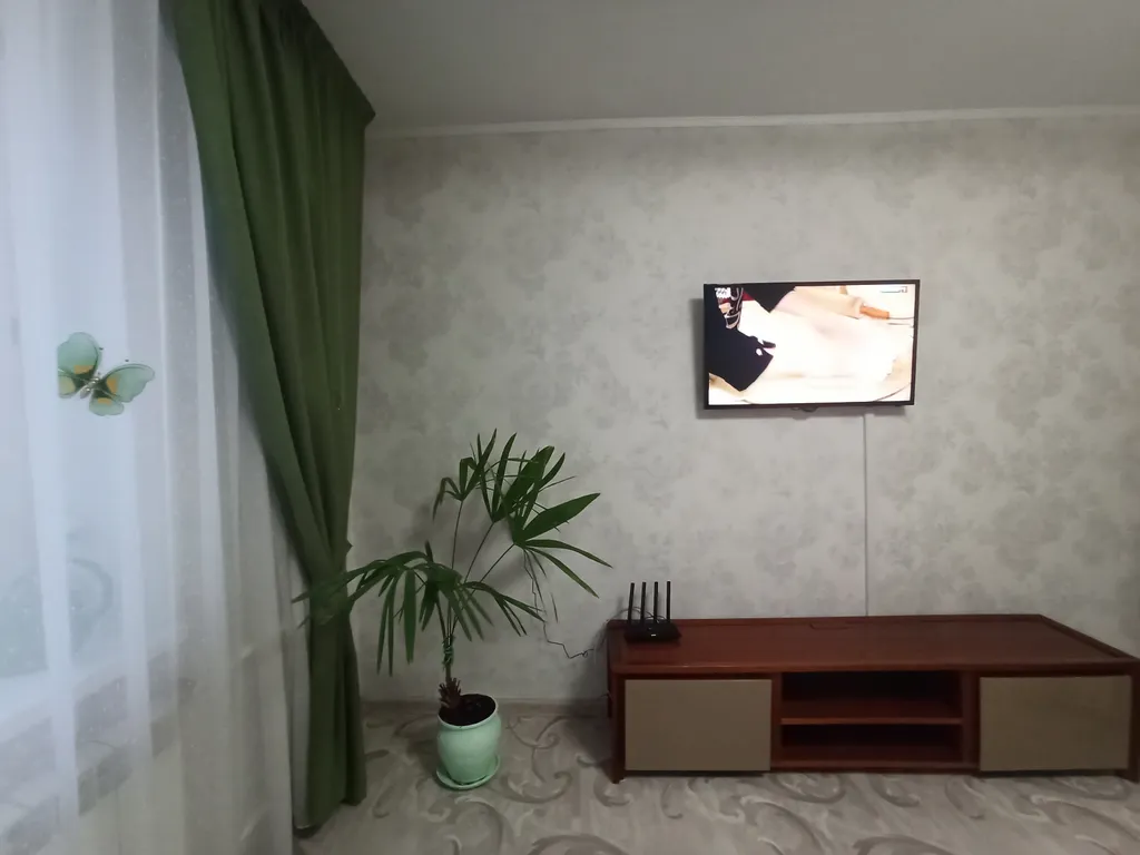 Квартира 2-комнатная квартира на Взлетке, рядом Автовокзал, Краевая больница, Глазной центр — Красноярск