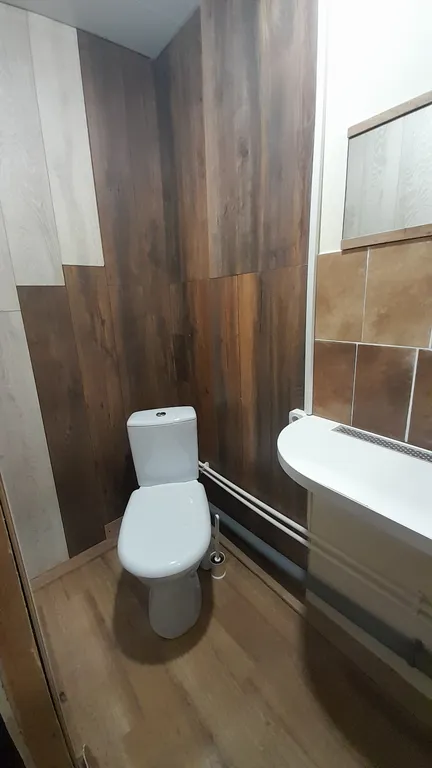 Домик у дуба