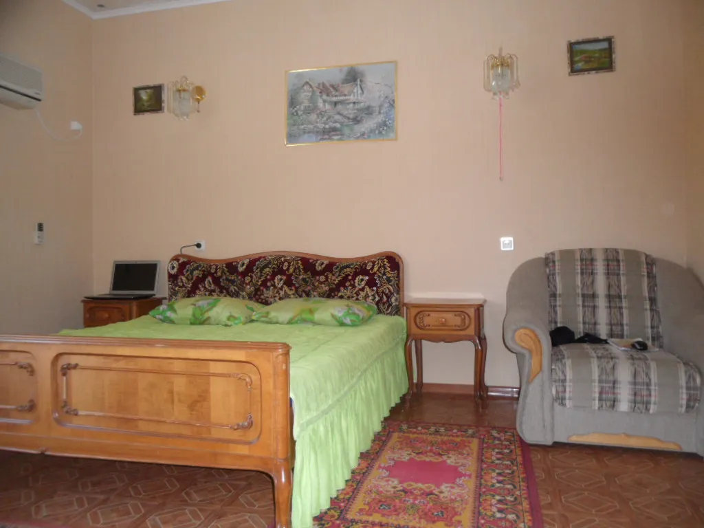 Трех комнатная квартира в частном доме в 5-ти минутах от набережной