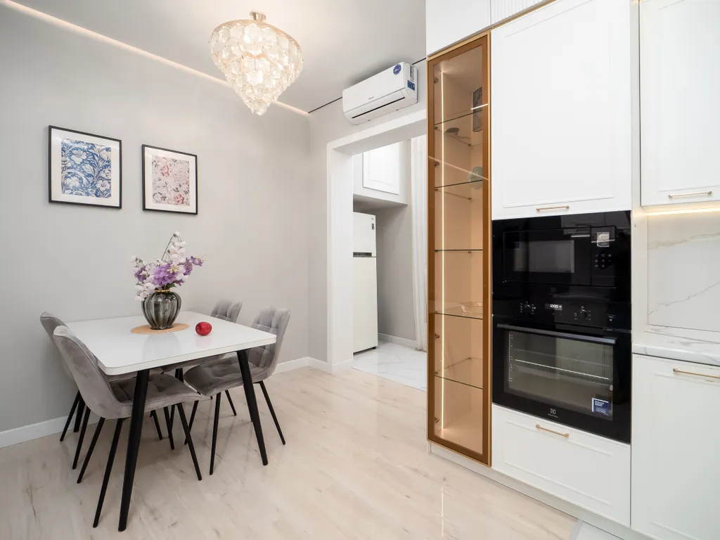 3-комнатная квартира в районе "Mega Alma-Ata"