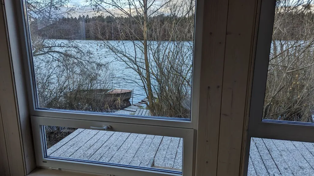 Коттедж Дом на берегу озера с камином — Казань