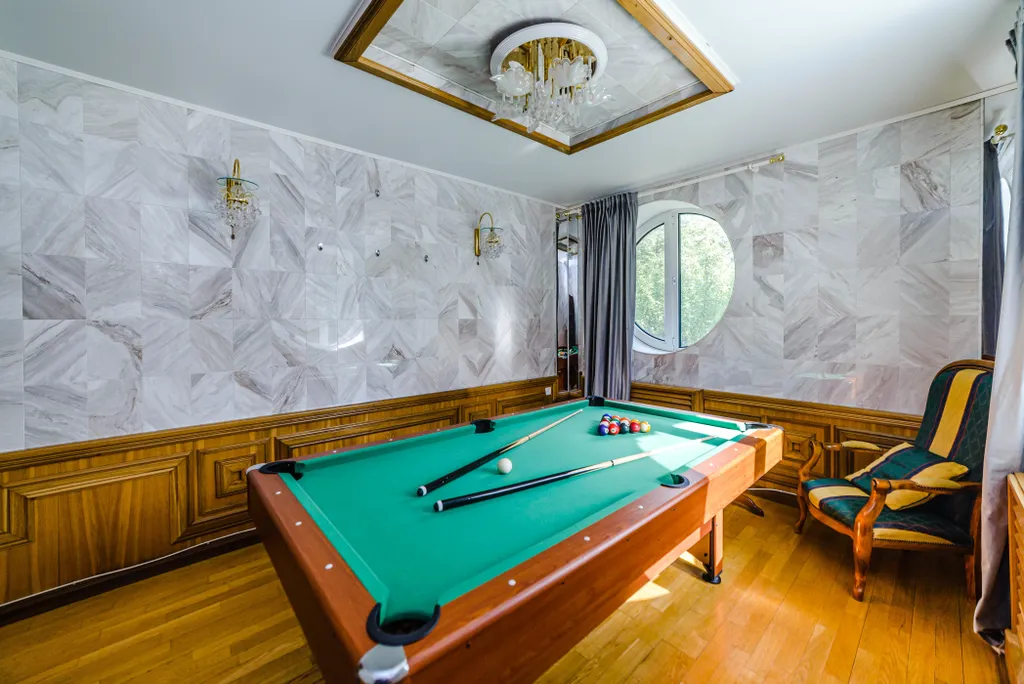 Коттедж Дом на юге Москвы с бассейном и сауной — Москва