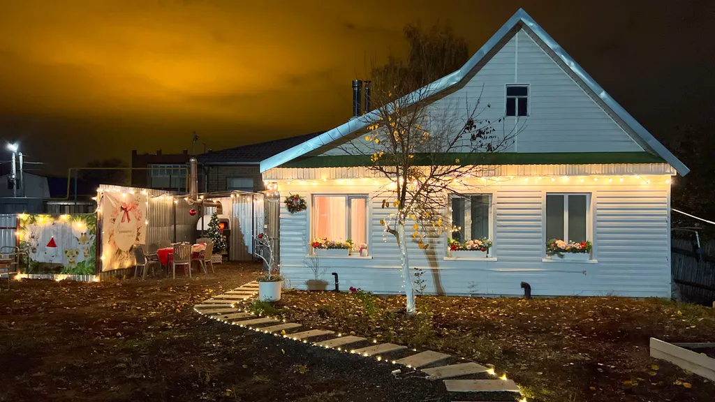 Волшебный дом у Волги в Казани: тёплый уют, мангал-зона и проектор