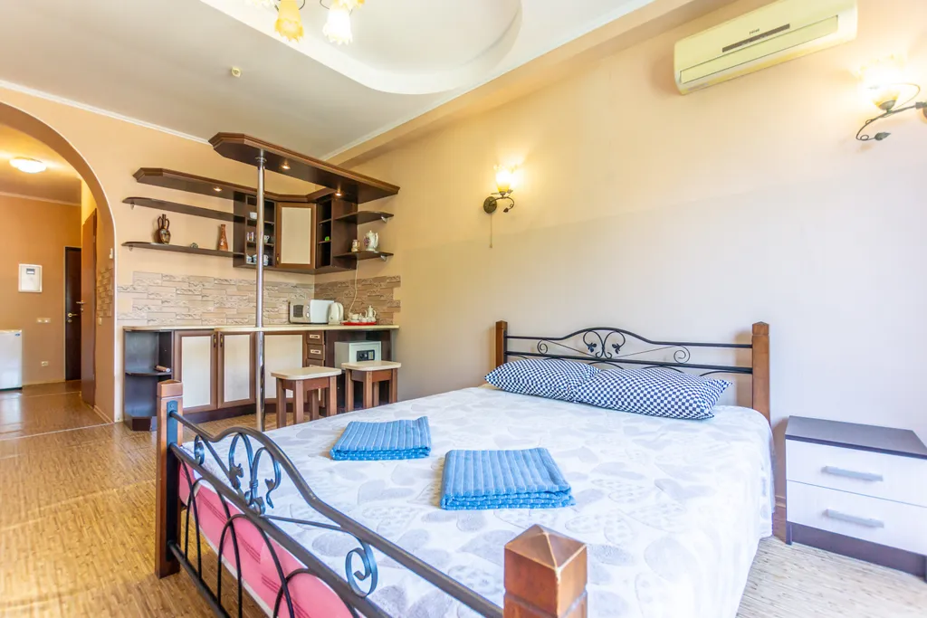 1 комнатные апартаменты в 200 метрах центральной набережной