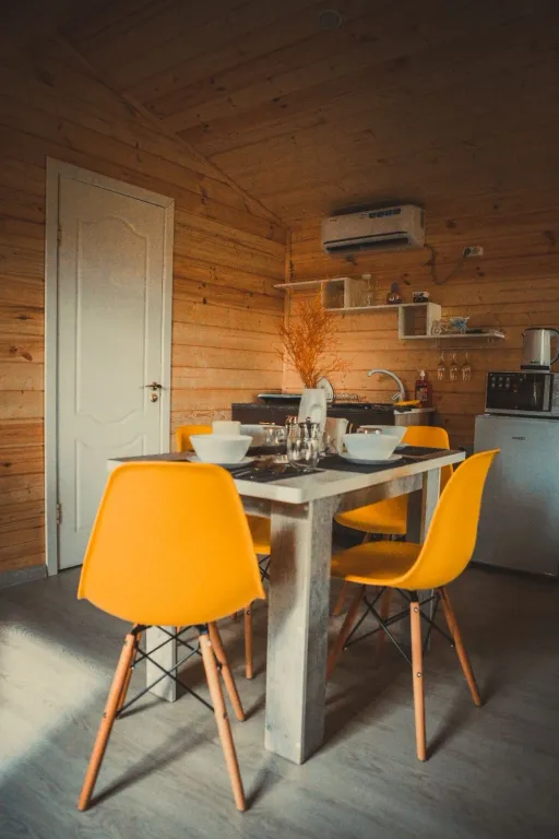 Дом в лесу с бассеином