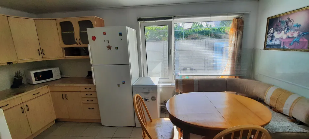 3к дом с двором в Евпатории