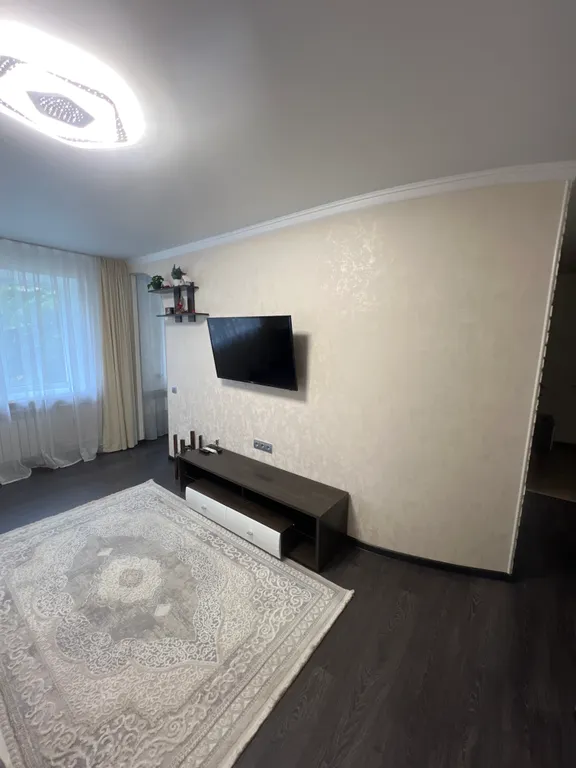 Уютная квартира в центре города с видом на площадь