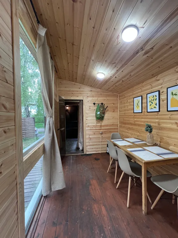 Шале с панорамными окнами и видом на озеро Чебаркуль