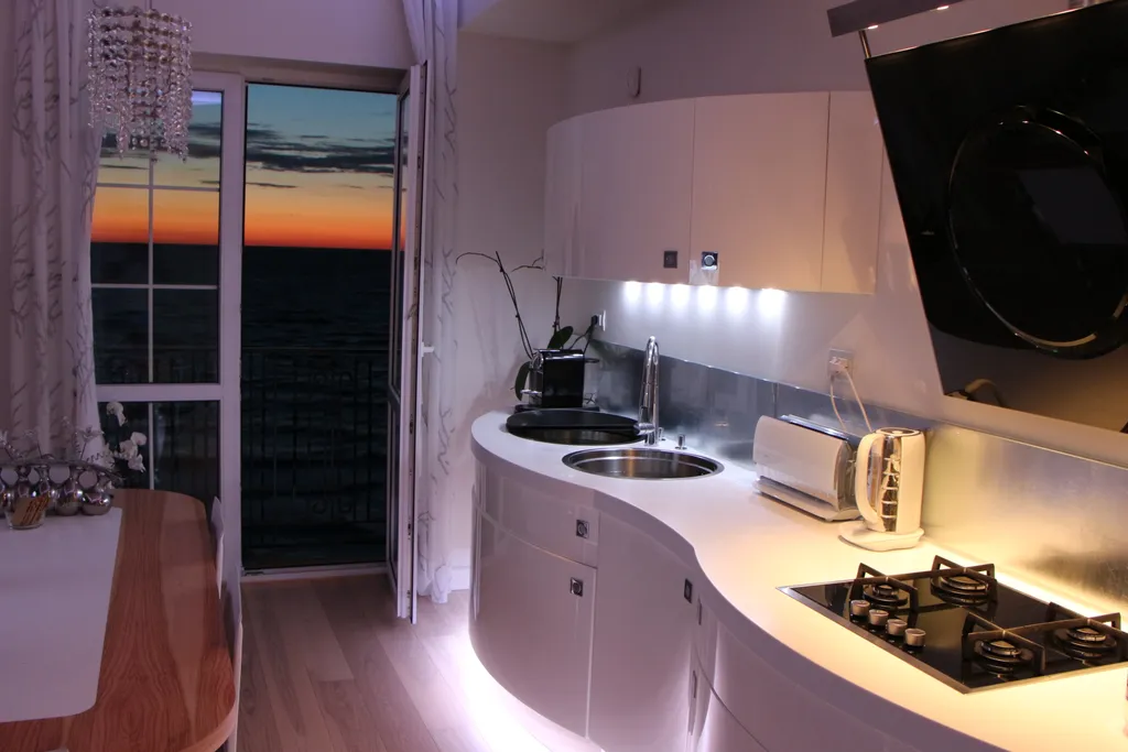 Апартамент белая волна с видом на море