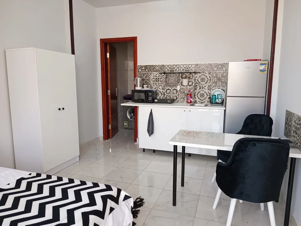 Квартира-студия с собственной террасой в 500м от моря