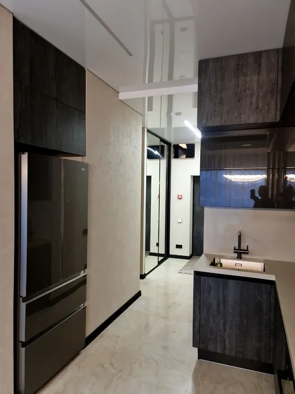 Уютная квартира в центре города на высоком этаже с видом на море