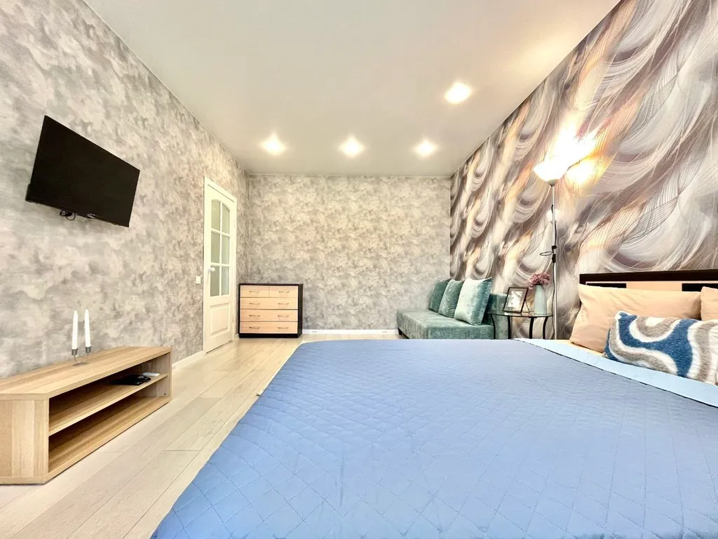 Уютная квартира рядом с ДС Молот