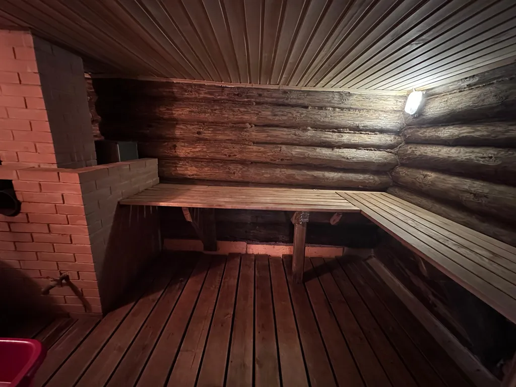 Уютный дом у озера