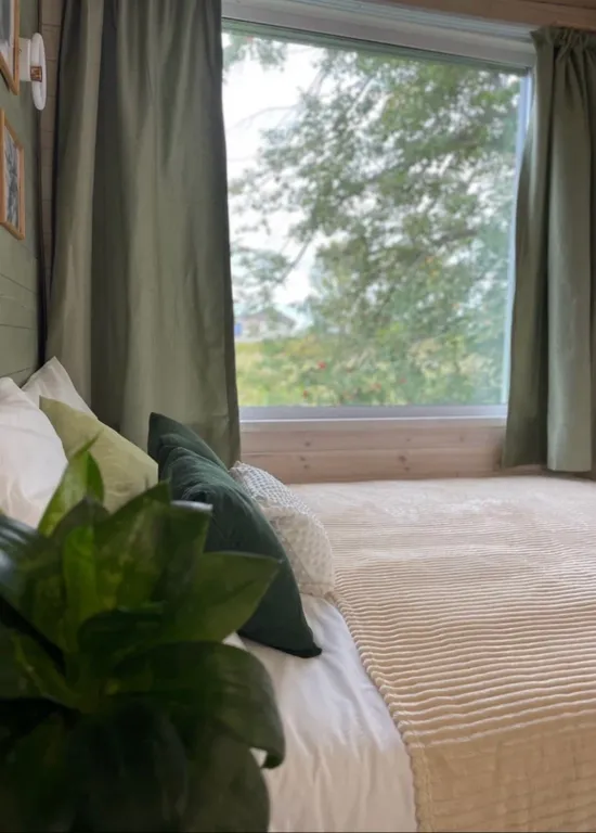 Атмосферный домик вдали от городской суеты