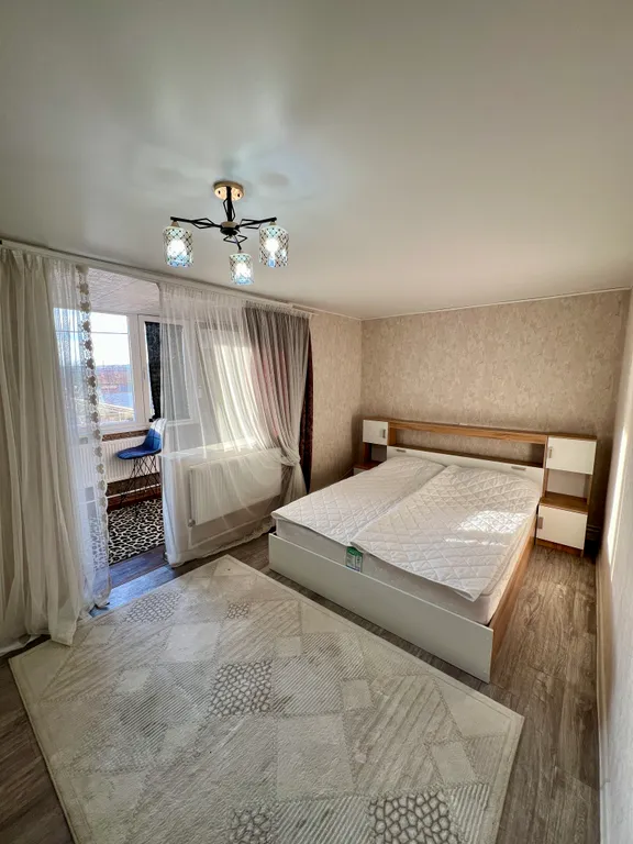 Этаж в частном доме с отдельным входом и баней на территории