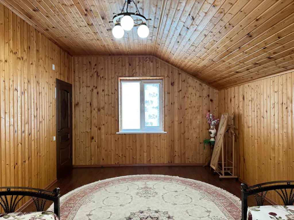 Двухэтажный уютный коттедж на берегу моря с садом