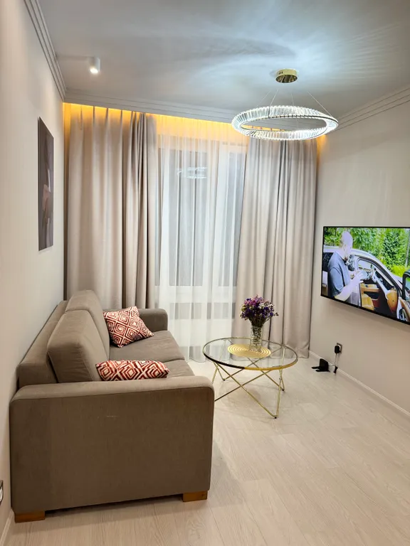 Яркая и современная квартира около Западного пляжа