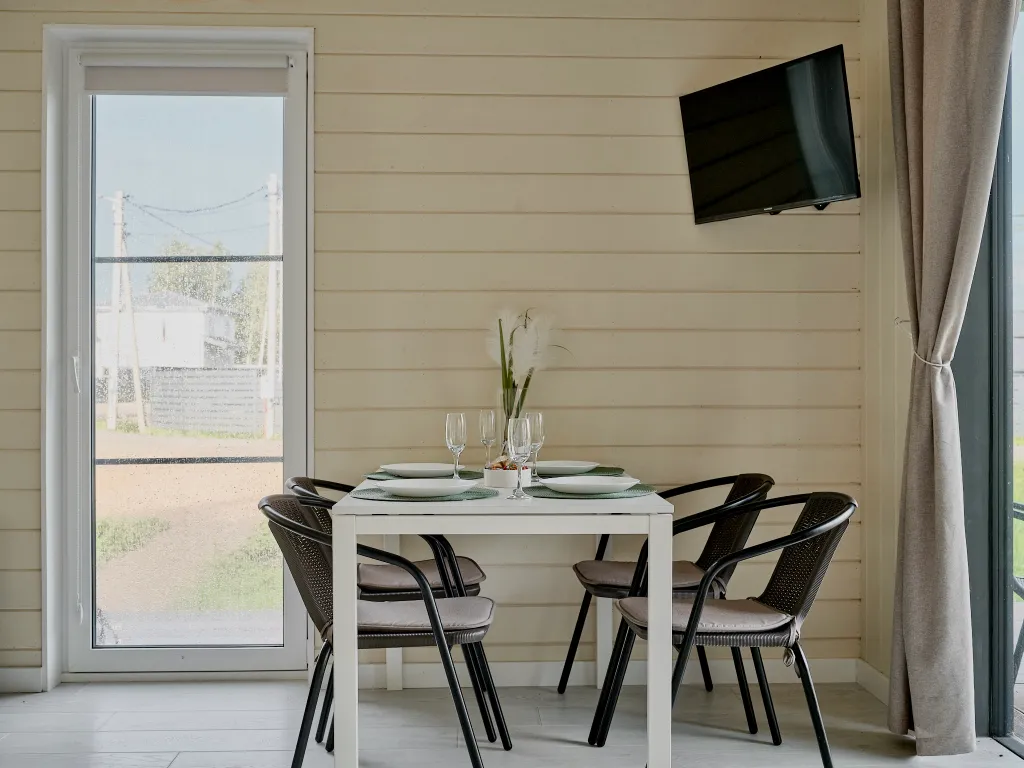 Коттедж Новый дом с сауной и детской/спортивной площадкой — Капорки