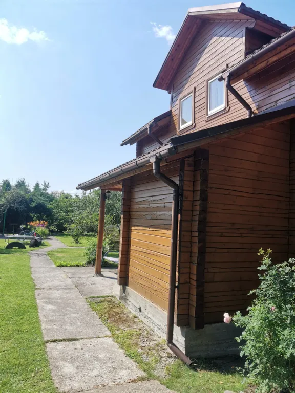 Дом 2 этажа, баня на дровах