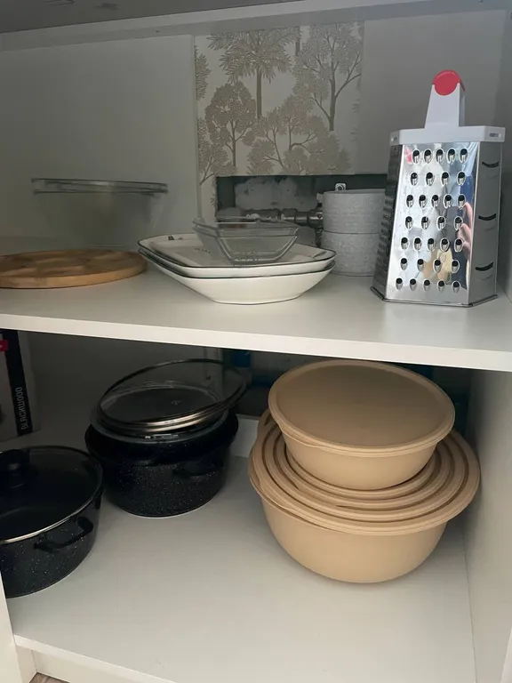 Дом с бассейном у леса